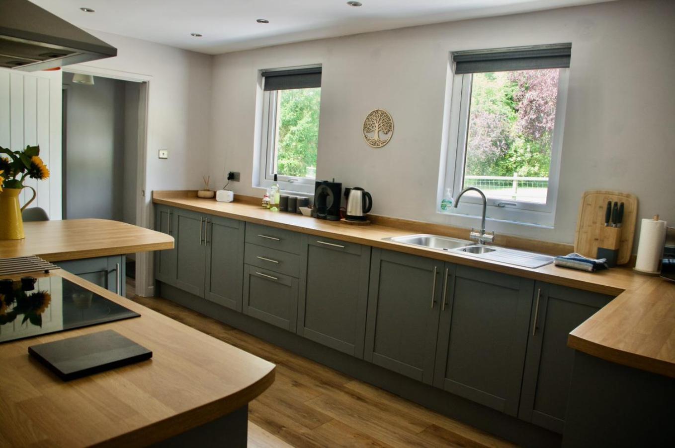 Converted Stables At Peaceful Family Farm Stay Lawrenny Exterior photo